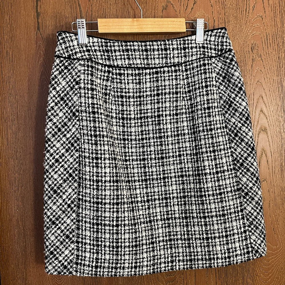 White House Black Market mini skirt